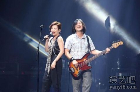 梁静茹现身五月天演唱会 玛莎不敢看她