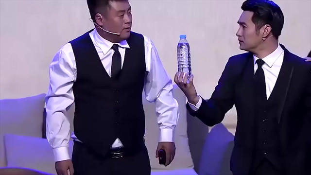 【视频】文松新小品，赵四都要渴死了，卖个水这么多戏