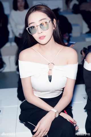 杜若溪经纪人是谁？联系13524211195