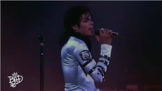 【视频】迈克尔·；杰克逊88年震撼演出，15秒一个歌迷晕倒被抬出去！