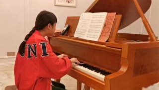 【视频】奥地利作曲家安东·迪阿贝利：音乐出版巨匠的传奇人生，学生向奕尘演绎《小品曲》，导师徐校长现场