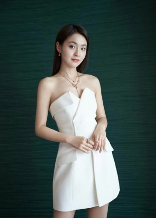 张佳宁   经纪公司联系方式18897364260