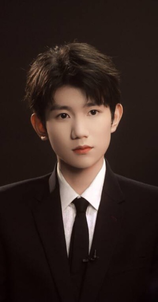 王源 植入 代言 商演 商务合作 王源  经纪人18897364260