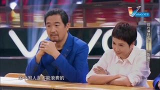 【视频】王源与张铁林即兴合作经典小品《吃面》，年轻偶像与老戏骨同台飙戏，再现陈佩斯朱时茂经典桥段，现