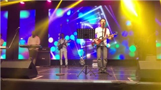 【视频】在安德培机场与大家分享昨晚的演出视频.希望登机前能上传成功